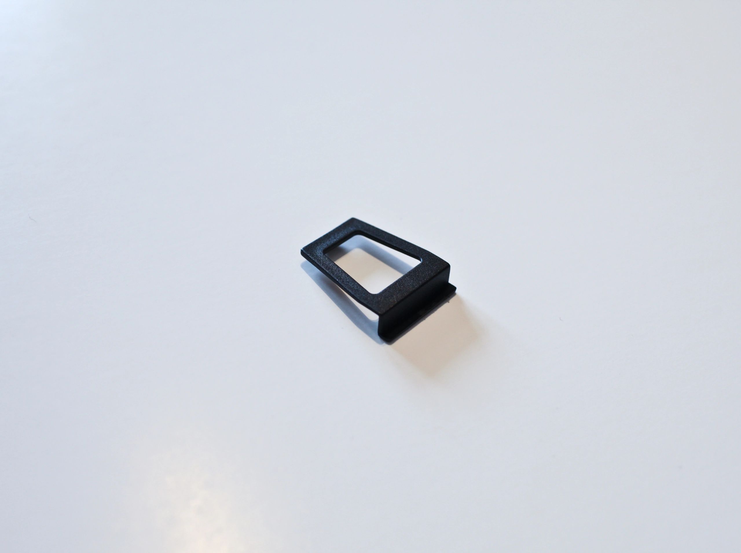 Screen pull tab